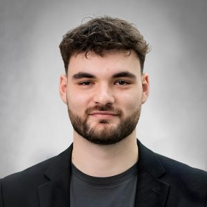 Jonatán Poloha, realitný maklér Prešov, RealVEA